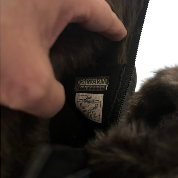 Merrell Women's Black and Brown Fur-Lined Boots size 9.5 - Picture 7 of 8